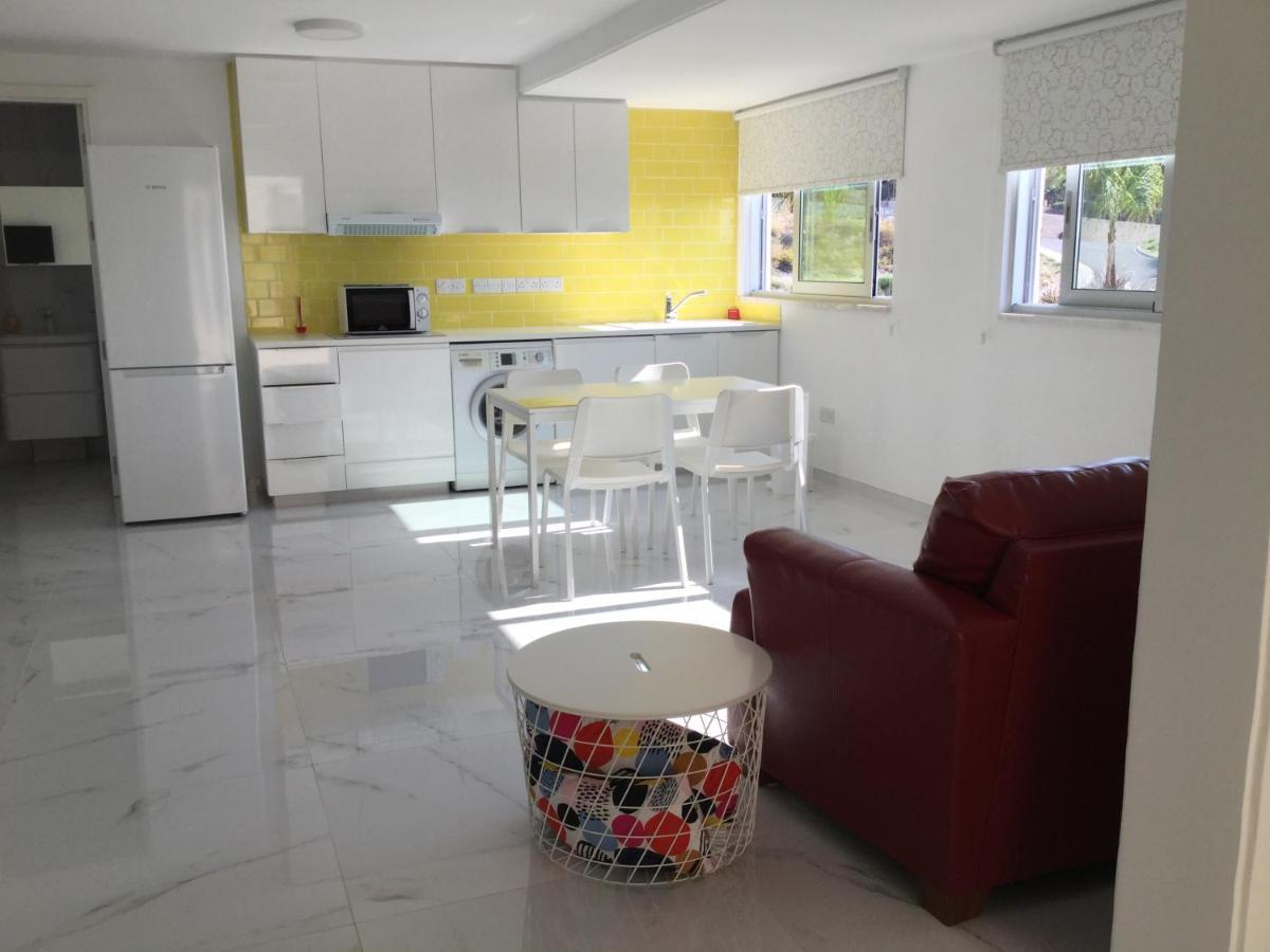 Yellow Studio Brand New Lemesos Exteriér fotografie